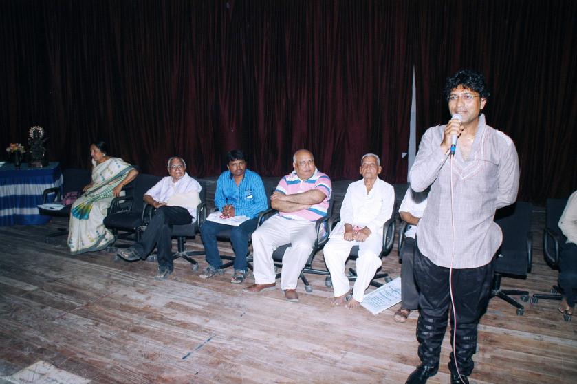 977625_260513427420371_1280693342_o